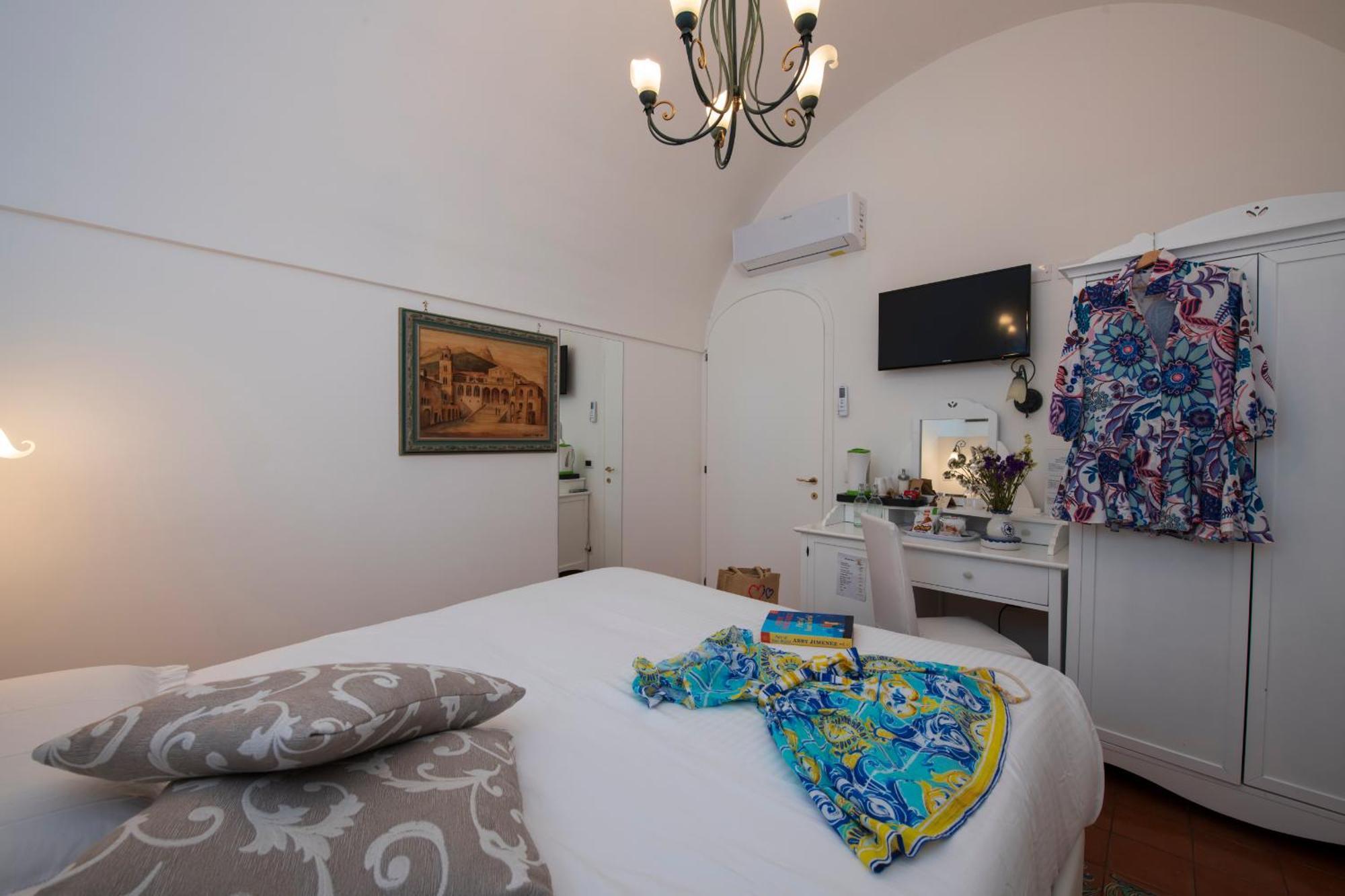 Aparthotel Antica Repubblica In Amalfi Center At 100Mt From The Sea Экстерьер фото