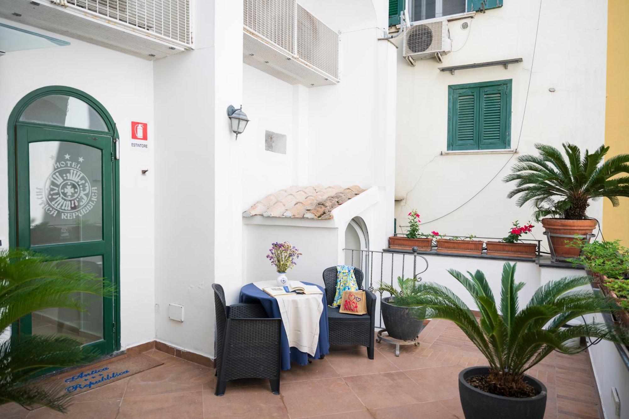 Aparthotel Antica Repubblica In Amalfi Center At 100Mt From The Sea Экстерьер фото